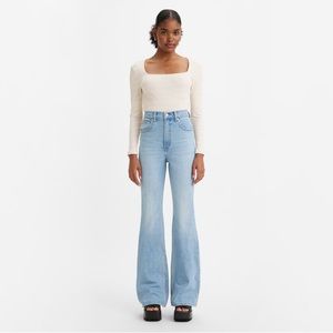Size 30 Levi’s High Rise Flare in the shade Put it Back - light wash